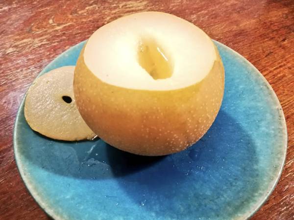 ナシの中心にアレを入れると？　「これはマジでうまい」「ナシ買ってくる」