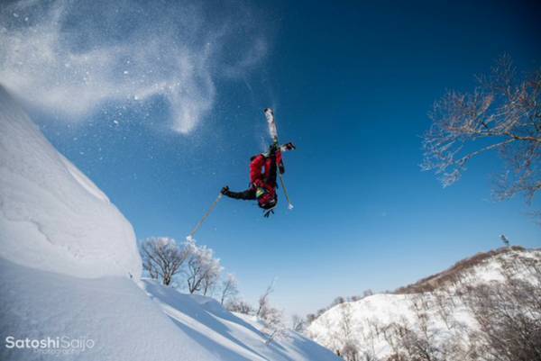 スキー場を滑る人に思わず五度見　写真に「強すぎだろ！」「目を疑った」