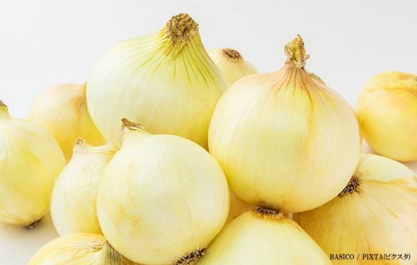 玉ねぎを早くあめ色にする方法　ライオンの裏技がタメになる