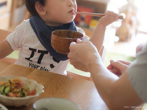 「親と同じ食器を使わない」は意味なし？　『子供の虫歯予防』の新見解に「マジか」「早く知りたかった」