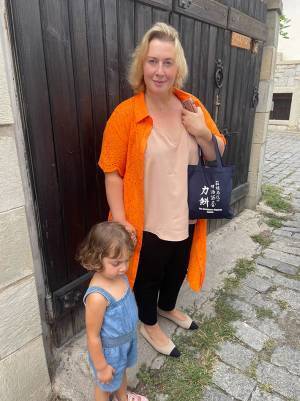 妻が日本人に凝視された『原因』は？　夫の指摘に「大当たり」「私も三度見しそう」