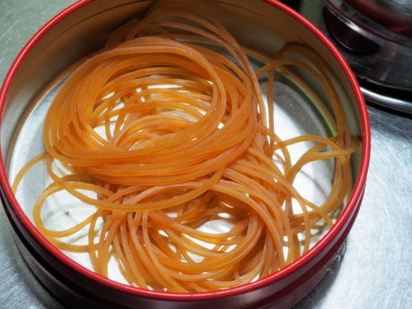 余った輪ゴム　思いがけない活用法に「コレは便利」「試してみる」