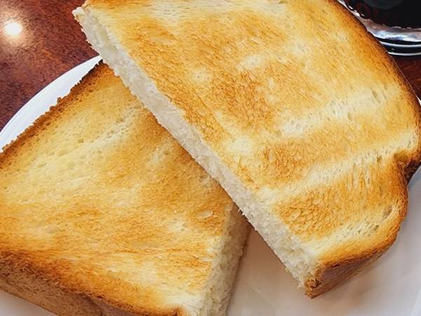 トーストの焼き色　上下で違うのはなぜ？　理由に「納得」「そういうことか」