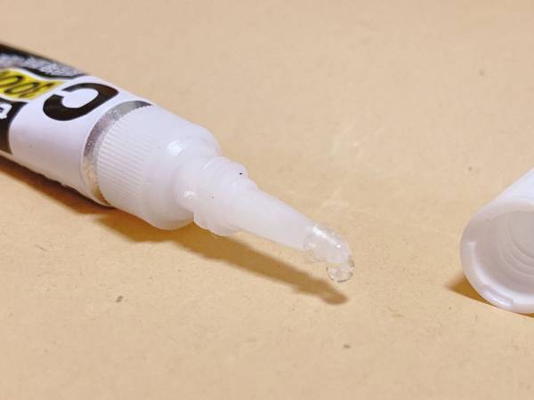 セメダイン「お客様ぁぁあーっ！」　瞬間接着剤NGなモノに「知らなかった」「マジ助かる」