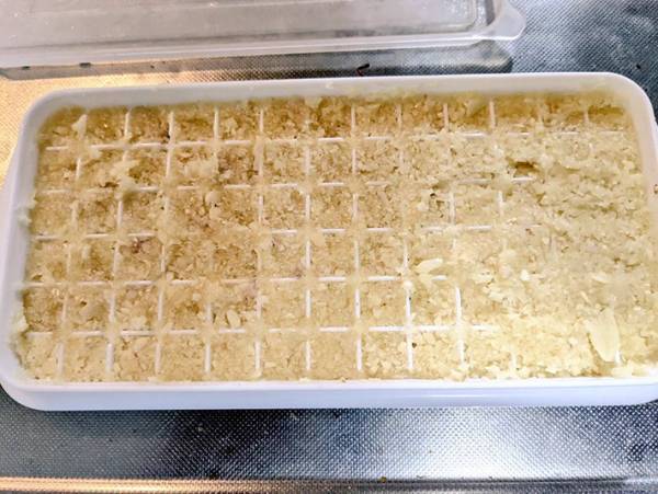 使うたびに切るのは面倒なニンニク　一気に刻んで保存する方法が「重宝する」