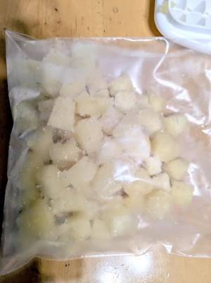 使うたびに切るのは面倒なニンニク　一気に刻んで保存する方法が「重宝する」