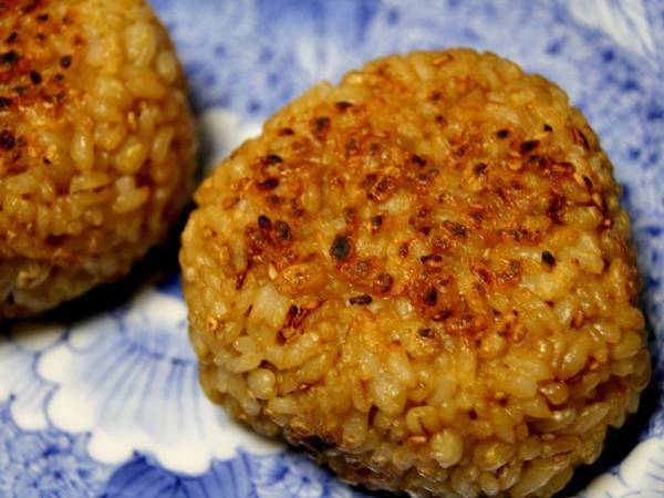 冷凍おにぎりの温めは『食べる直前』が正解　一体なぜ？　解説に「なるほどです」「納得」