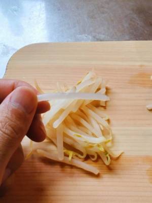 ゆでたモヤシがシャキシャキに！　ポッカが驚きの裏技を伝授　「マジか」「こりゃすごい」