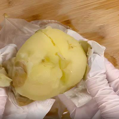 ジャガイモの皮むき　手早く済ませるには？　画期的な裏技に「一瞬すぎ」「早く知りたかった」