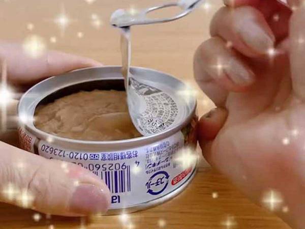 すぐに捨ててしまうアレを使って？　缶詰を簡単に開ける裏ワザに「これはすごい！」