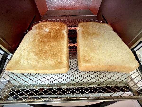 『食パンの上部が手前にくるように』　正しいトーストの焼き方に「やってみよ」「意識したことなかった」