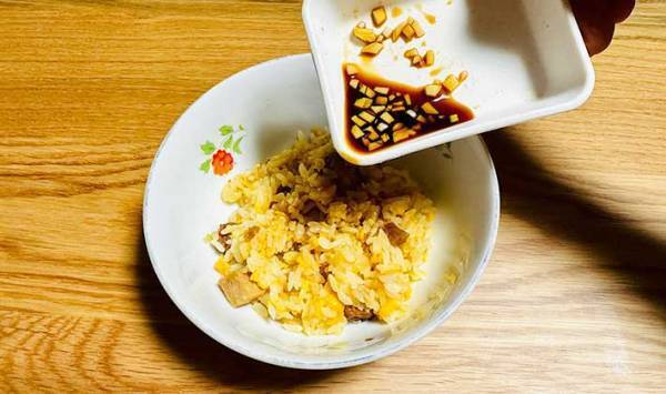 余ったニンニクの使い道はコレ！　簡単な保存方法なのにウマすぎるって、どういうこと？