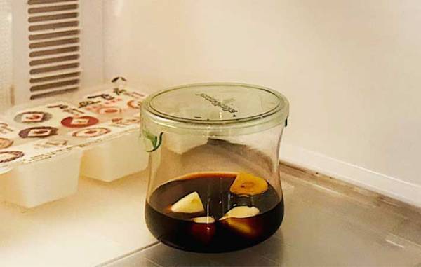 余ったニンニクの使い道はコレ！　簡単な保存方法なのにウマすぎるって、どういうこと？