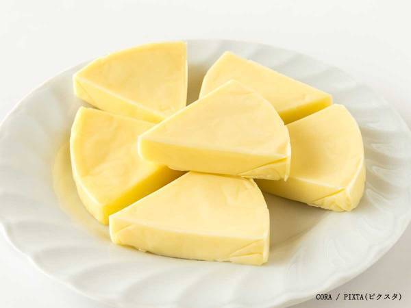 『６Ｐチーズ』をアレにはさんで焼くだけ！　３分でできる激ウマおつまみとは？