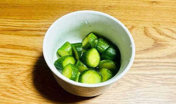 「簡単でウマい！」　キッチンにあるものを使った『漬けない浅漬けの作り方』