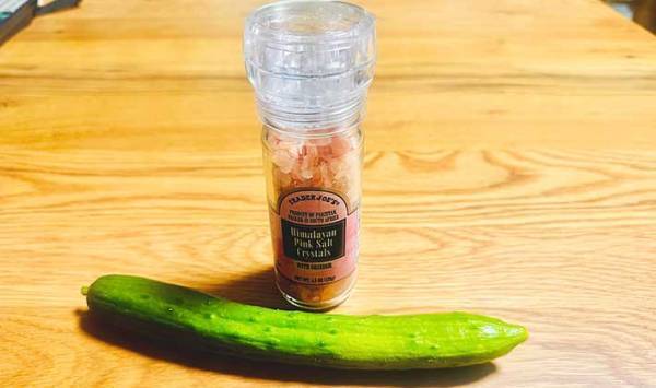 「簡単でウマい！」　キッチンにあるものを使った『漬けない浅漬けの作り方』