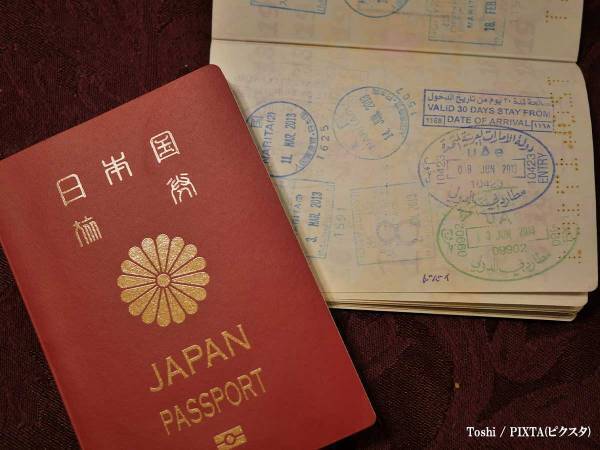 入国審査で、会話が噛み合わない…　困った審査官が聞いてきた質問に「分かる！」