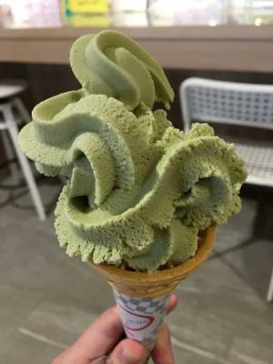 「どうしてこうなった」「逆にすごい」　初心者が作ったソフトクリームがこちら