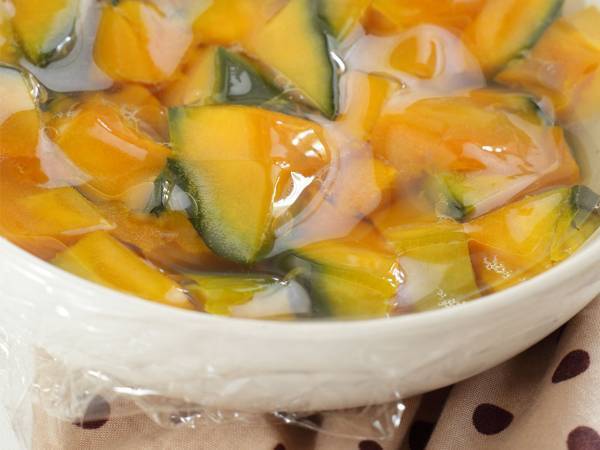 キユーピー社員イチオシの『１５分サラダ』　かぼちゃをレンジで温めたあと？