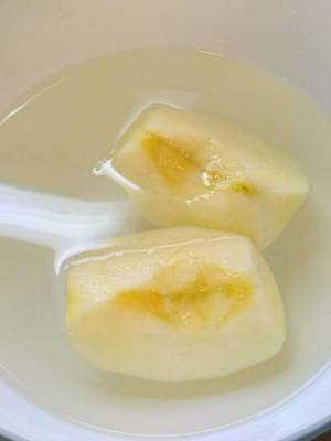 簡単にリンゴの変色を防ぐ方法　「知らなかった」「それだけで！」