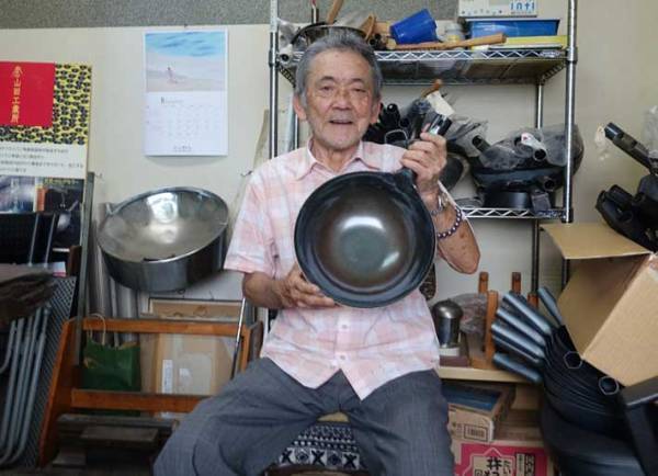 職人「プロにとっては消耗品」　話題の『あのキッチン用具』について聞いたら、驚きの連続！