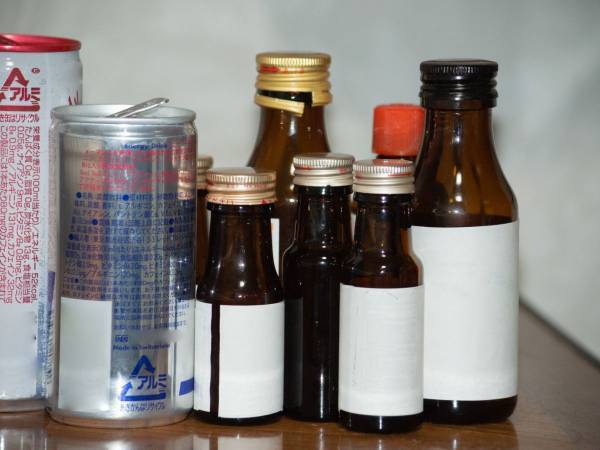 フタが開けにくい瓶のデカビタ　サントリーが教える開け方に「納得」「次やってみる」