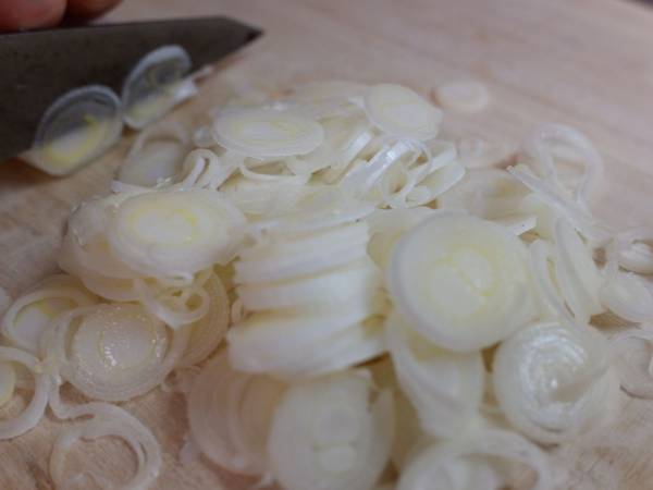 ネギの小口切り　つながらずに切るには？　ある工夫に「目から鱗」「今晩やる」