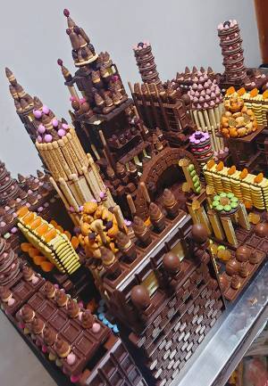 明治の『無茶ぶり』を受けた職人　作品に「すげえ～！」「泣いちゃう」