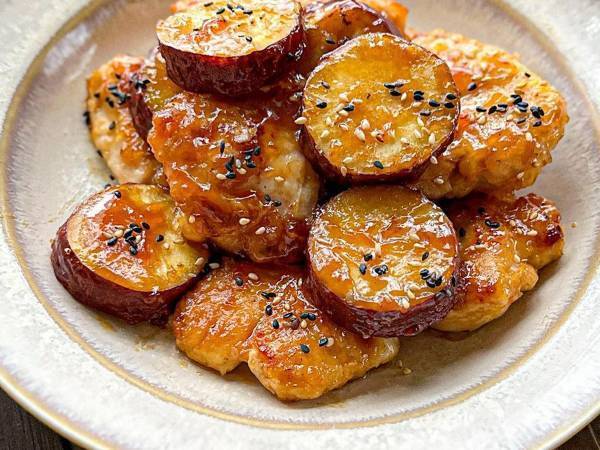 サツマイモは『アレ』と一緒に食べて！　「絶対うまいやつ」「箸が止まらない！」