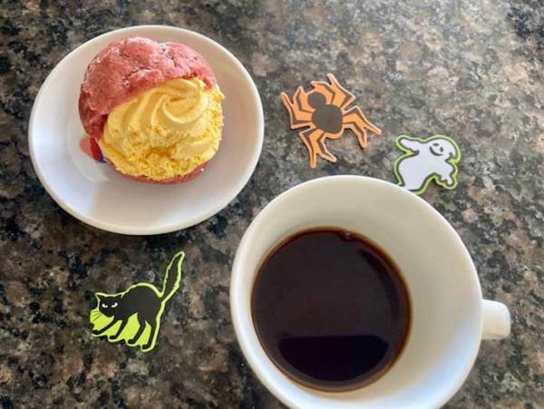 「これはつい買っちゃう！」　カルディで見つけた『コーヒー』で気分はもうハロウィン！