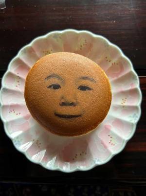 『絶対に忘れられないプレゼント』をもらったおばあちゃん、反応はいかに