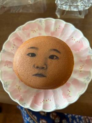 『絶対に忘れられないプレゼント』をもらったおばあちゃん、反応はいかに