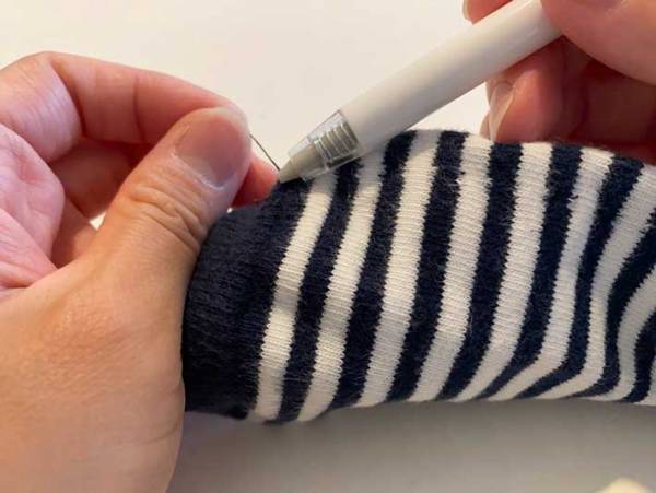 「もうケガしない」「スルスル切れる」　ダイソーの『ペンの形をしたカッター』がとっても優秀