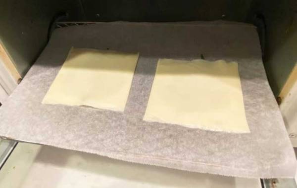 スライスチーズ、どうやって食べてる？　思わぬ２つの使い道に「パリッパリ」「どっちもいい」