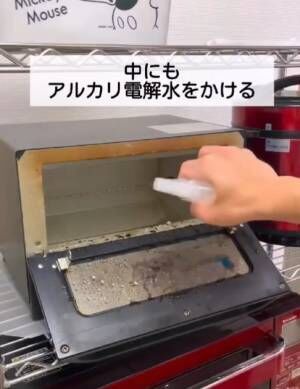 汚れたオーブントースターも素早くきれいに！　１００均アイテムを使った掃除テクが「ナイスアイディア」