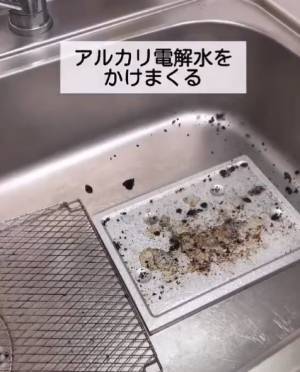 汚れたオーブントースターも素早くきれいに！　１００均アイテムを使った掃除テクが「ナイスアイディア」