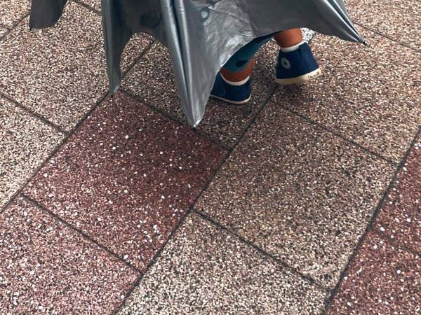 「かわいい！」「ほほ笑ましい」　『妖怪シルバーカヌレ』にキュンとくる人続出