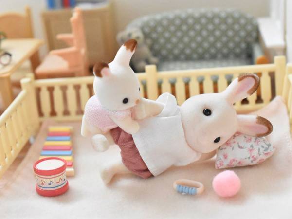 「めっちゃ分かる」「同じ状況だった」　子育ての『リアルな現状』をシルバニアで例えると？