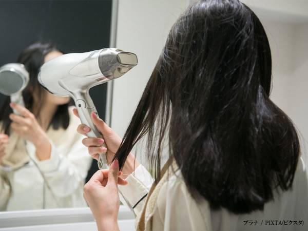 「ドライヤーで髪が傷む」はもう卒業！　正しい乾かし方で、サラツヤの髪に