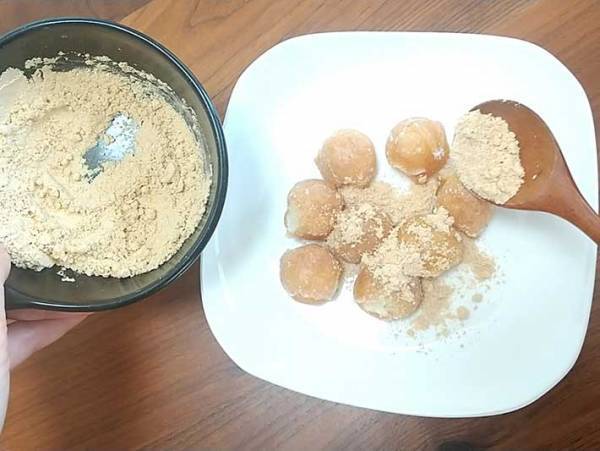 ポンデリング、そのまま食べてる？　温めて、アレをまぶすと…「大変身」「１分でできた！」