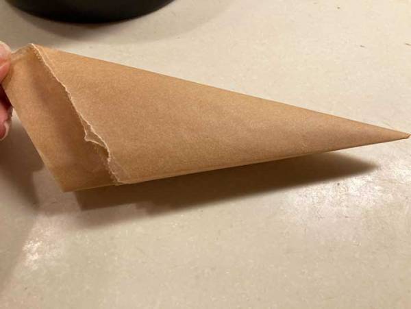 丸いケーキの型の敷き方はこの方法が大正解！　「天才」「知りたかったやつ」