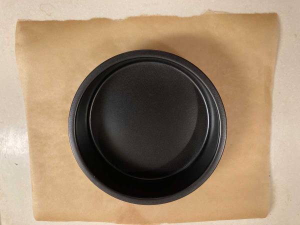 丸いケーキの型の敷き方はこの方法が大正解！　「天才」「知りたかったやつ」