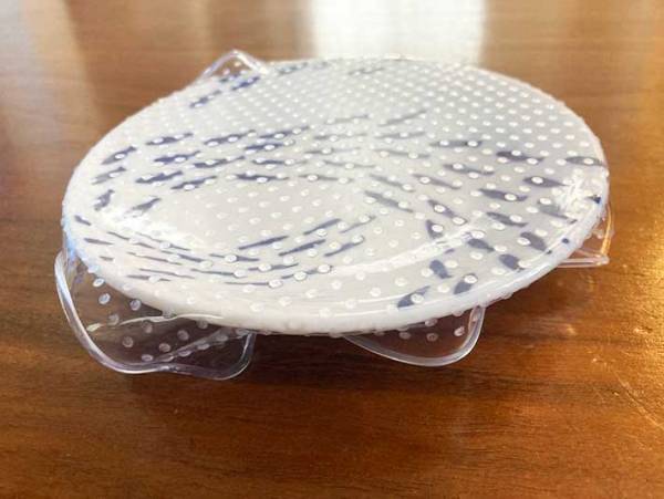 使い捨てラップにはもうサヨナラ…！　ダイソーのシリコーン伸びラップでエコしよう