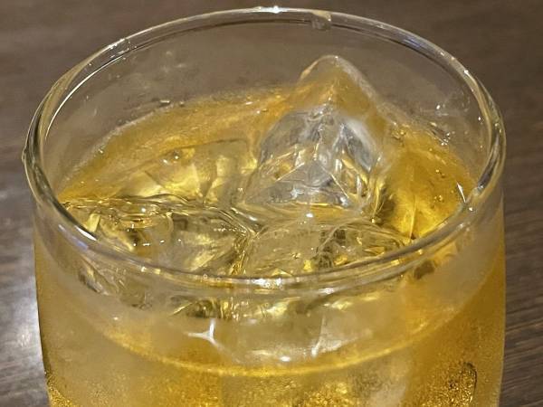 保存期間が長いほどウイスキーはおいしくなる？　メーカー公式の回答に「知らなかった」「勉強になる」