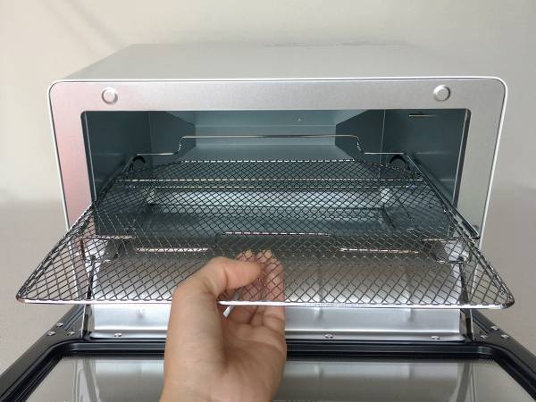 オーブントースターはどう掃除すればいい？　NG行動に「知りませんでした」「勉強になる」