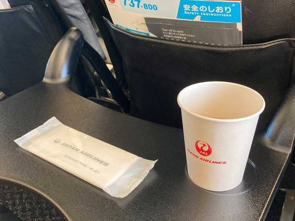 父の位牌と飛行機に…　CAがそっと置いていったものに「もう泣かせないでよ…」「ありがとう」