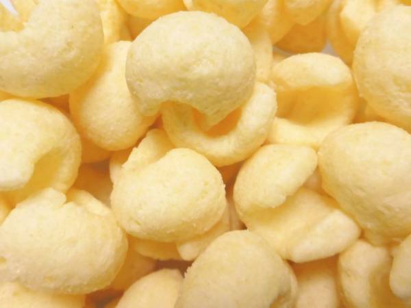 カールのチーズ味、なぜ販売地域が変わった？　メーカーの説明に「知らなかった」「そうだったのか」