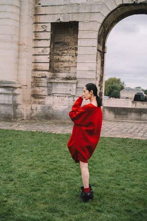 深津絵里、ミニドレスを着用した姿に「５０歳になっても魅力的」「いつまで可愛いんですか！」