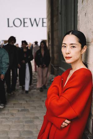 深津絵里、ミニドレスを着用した姿に「５０歳になっても魅力的」「いつまで可愛いんですか！」