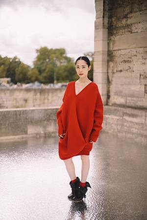 深津絵里、ミニドレスを着用した姿に「５０歳になっても魅力的」「いつまで可愛いんですか！」